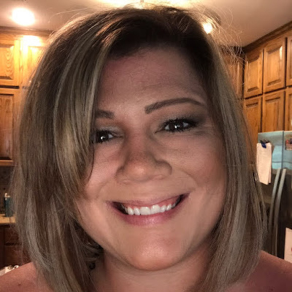 Meet your Posher, Stephanie - Picture 1 of 1